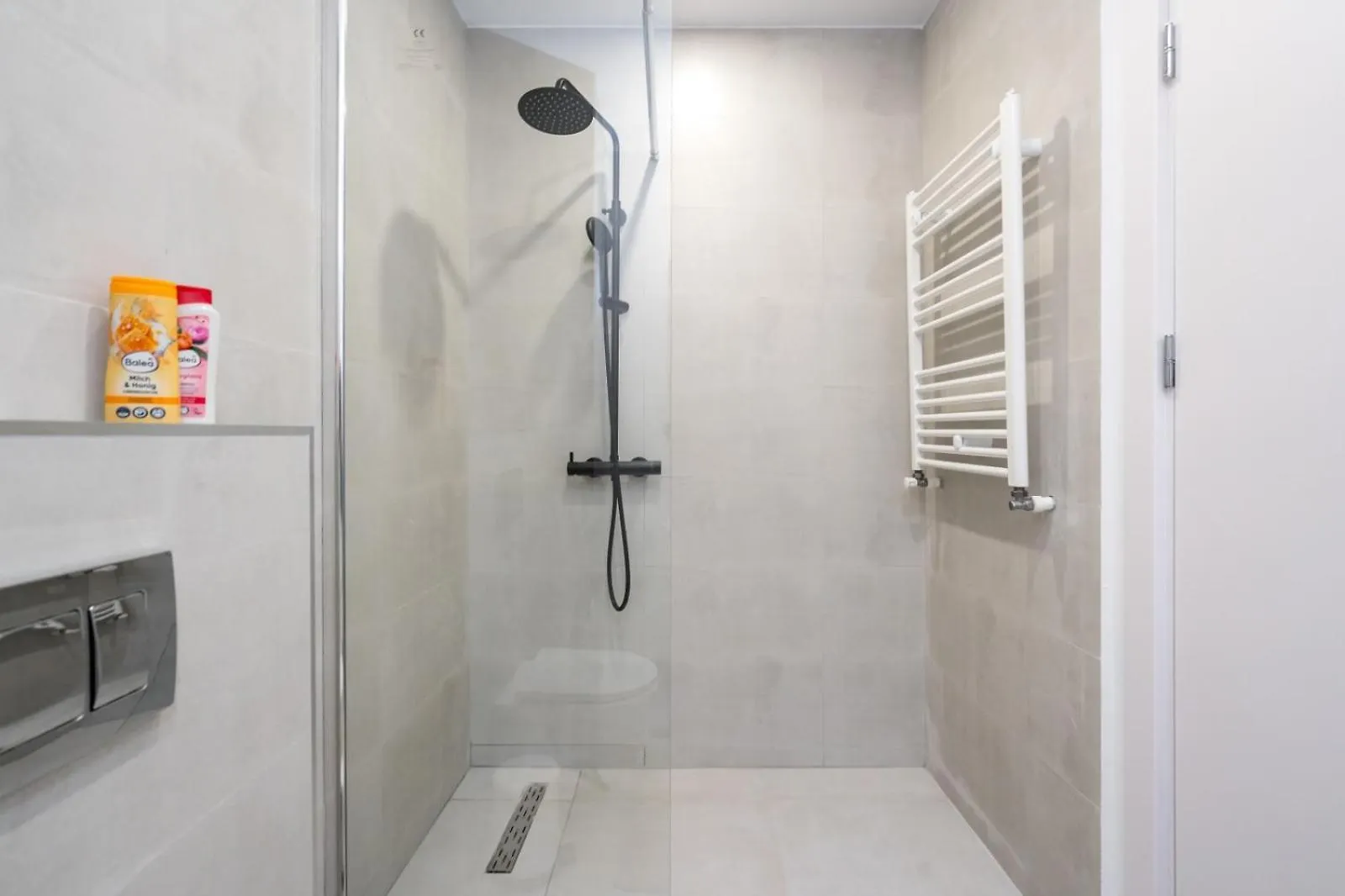 High-End Studio With Panoramic View, Parking & Pool Bucharest Romania