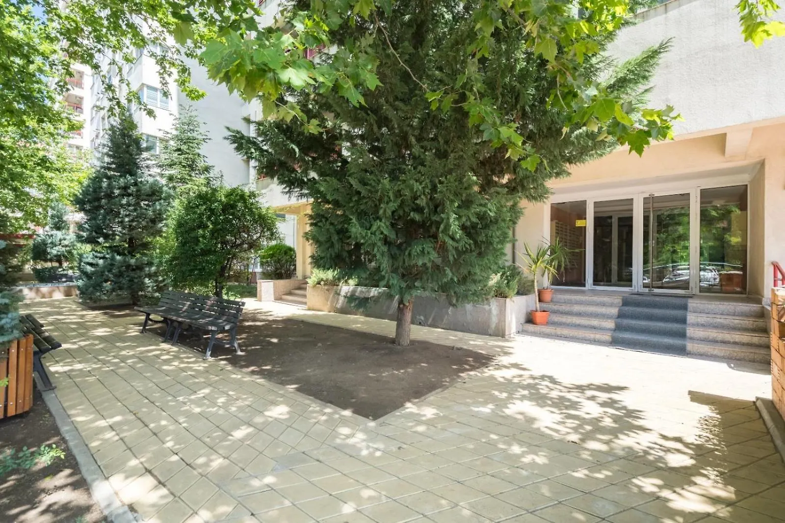 High-End Studio With Panoramic View, Parking & Pool Bucharest Apartment