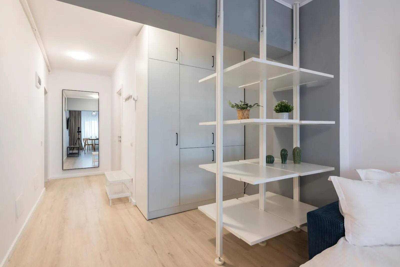 Apartment High-End Studio With Panoramic View, Parking & Pool Bucharest Romania