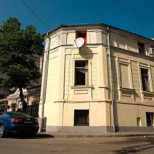  Hostel Fun House