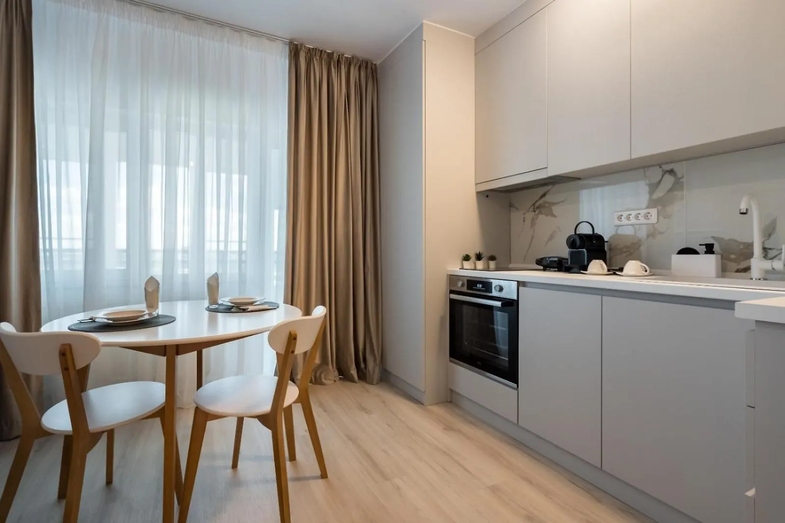 Apartment High-End Studio With Panoramic View, Parking & Pool Bucharest