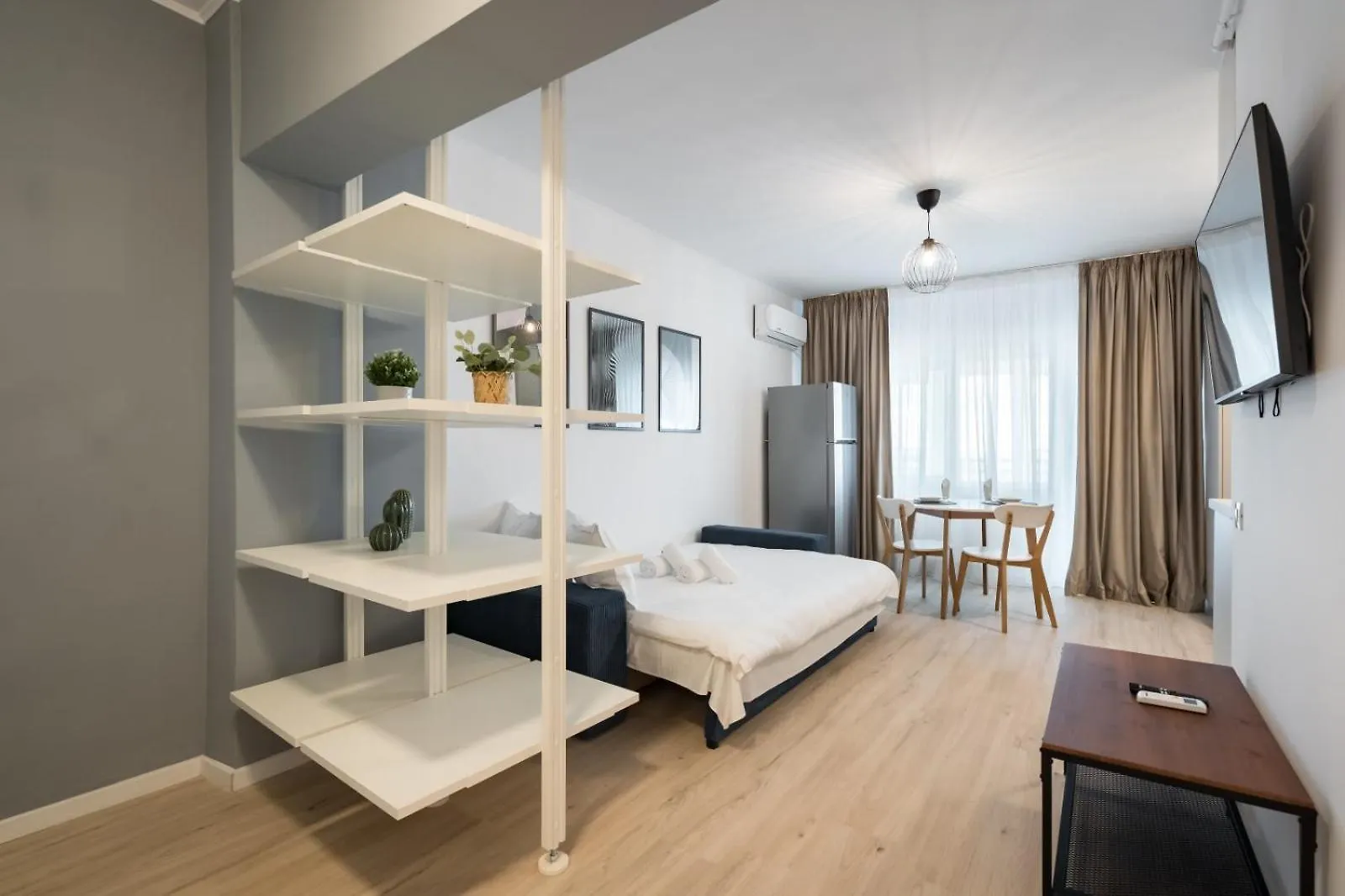 High-End Studio With Panoramic View, Parking & Pool Bucharest 0*,  Romania